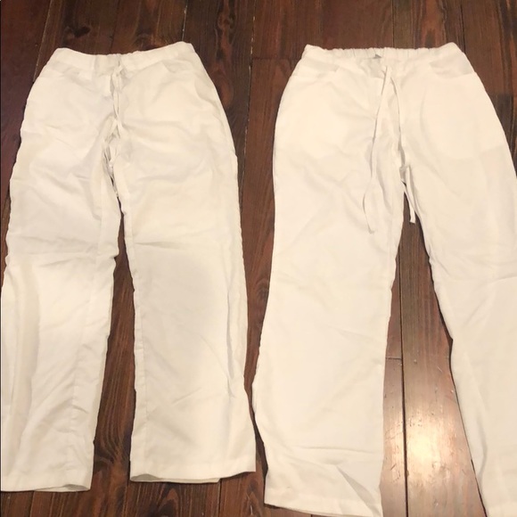 Grays Anatomy scrubs set white - Picture 2 of 3